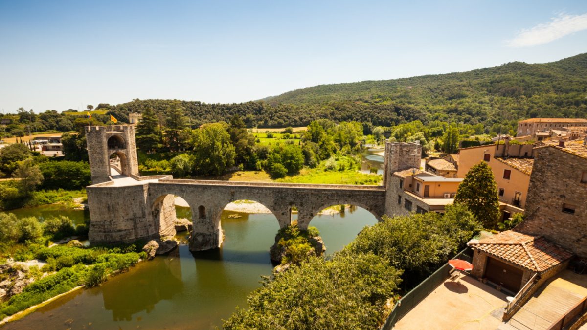 Nyons, le "petit Nice" de la Drôme provençale que l'on ne veut plus quitter